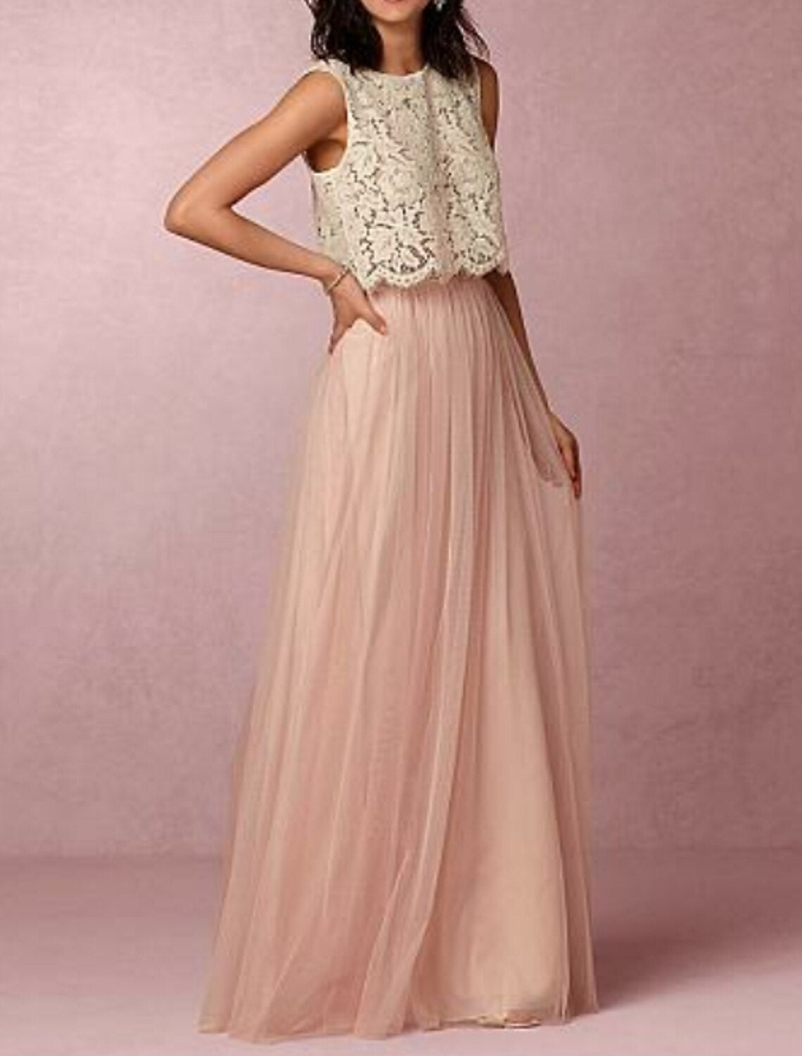 Abito da damigella d'onore a trapezio, senza maniche, due pezzi, lunghezza pavimento, in chiffon/pizzo con pieghe